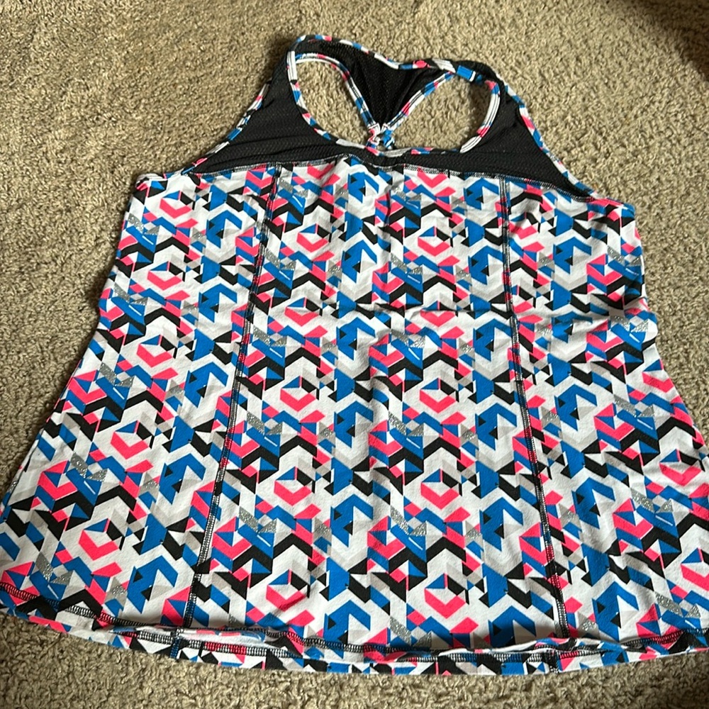 Livi Active Geometric Print Tank Top in Blue, Pink, Black, White